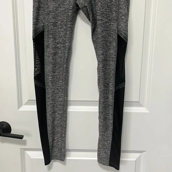 PINK by Victoria Secret Ultimate Gray Active Sheer Black Leggings size S/P - Picture 3 of 9